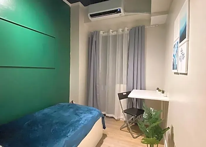 Hotel Comfy Staycation Ph 4*